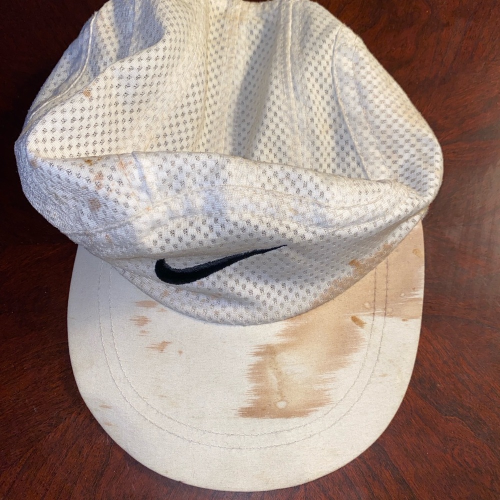 Vintage nike cap 
used 

Stylish white cap with black logo. Perfect for casual
